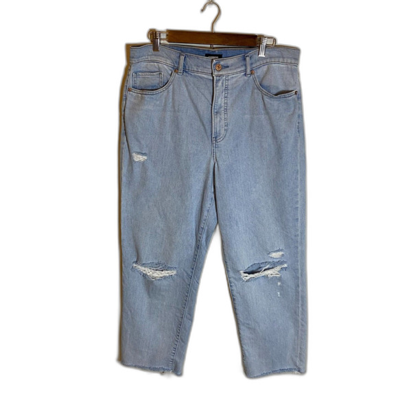 Express Mom Jean Super High Rise Women's Size 10 Ripped Raw Hem Light Wash - Picture 9 of 10